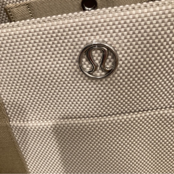 🛍 NWT LULULEMON Two-tone canvas tote. - Picture 3 of 6
